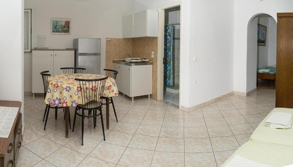 Anna'S Studios & Apartments Zakynthos Town Exterior photo